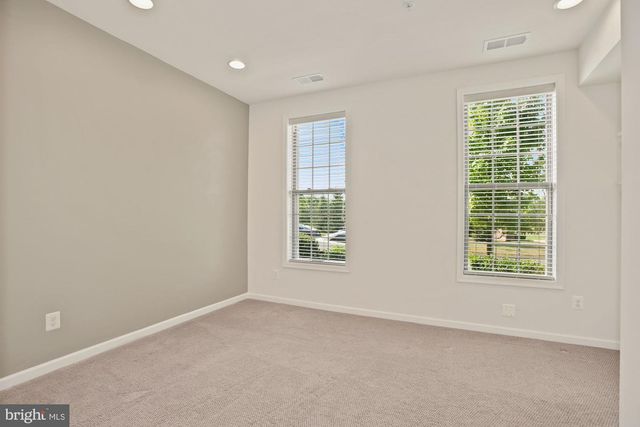 43176 WITHAM SQ, Ashburn, VA 20148