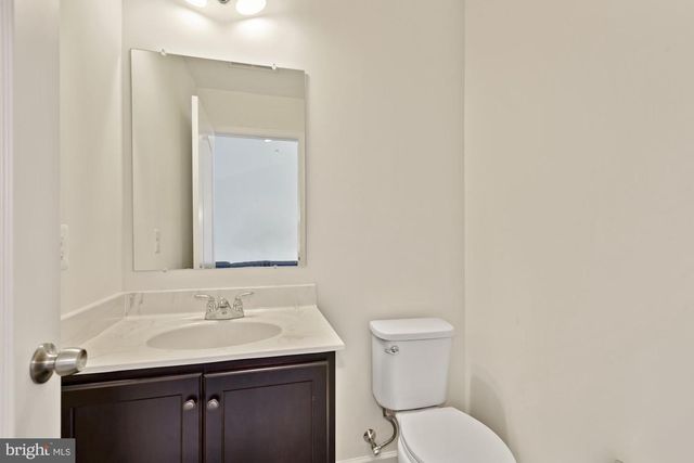 43176 WITHAM SQ, Ashburn, VA 20148