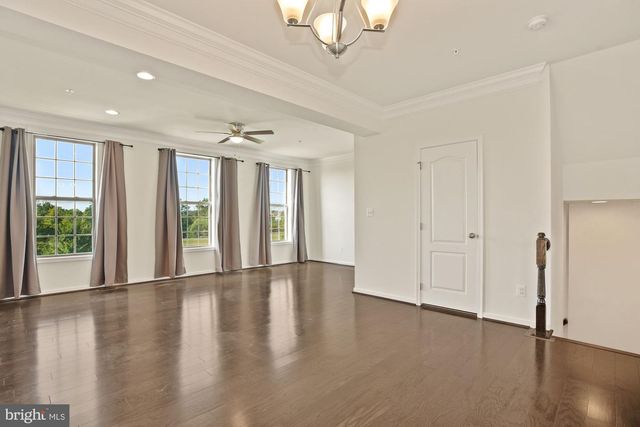 43176 WITHAM SQ, Ashburn, VA 20148