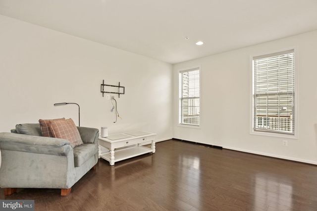 43176 WITHAM SQ, Ashburn, VA 20148