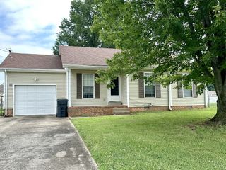 531 Gainey Dr, Oak Grove, KY 42262