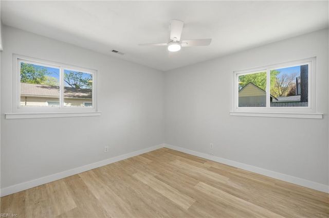 444 Bamboo LN, Virginia Beach, VA 23452