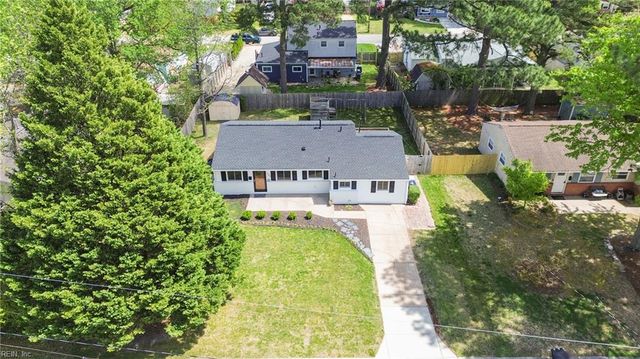 444 Bamboo LN, Virginia Beach, VA 23452