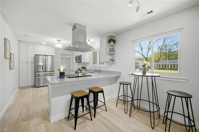 444 Bamboo LN, Virginia Beach, VA 23452