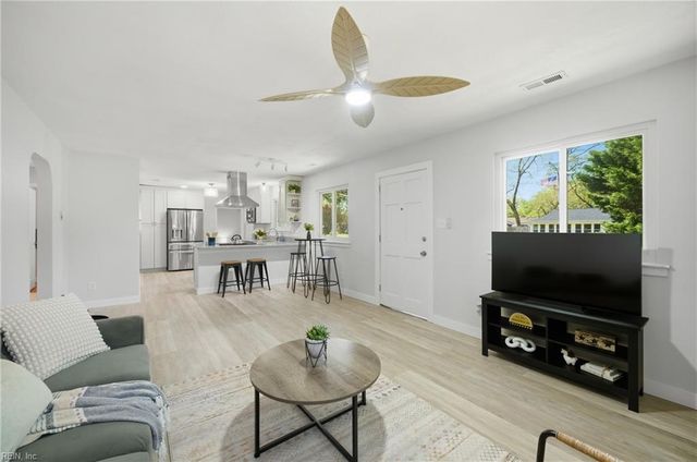 444 Bamboo LN, Virginia Beach, VA 23452