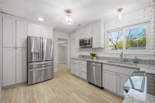 444 Bamboo LN, Virginia Beach, VA 23452