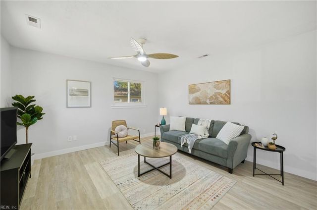 444 Bamboo LN, Virginia Beach, VA 23452