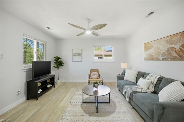 444 Bamboo LN, Virginia Beach, VA 23452