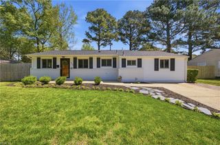 444 Bamboo LN, Virginia Beach, VA 23452