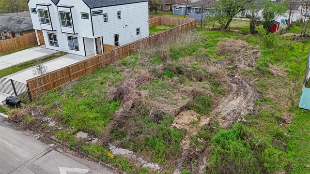 5224 Dewberry Street, Houston, TX 77021