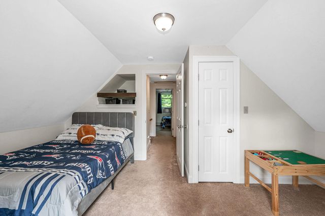 32 Honor Roll Road, Pelham, NH 03076