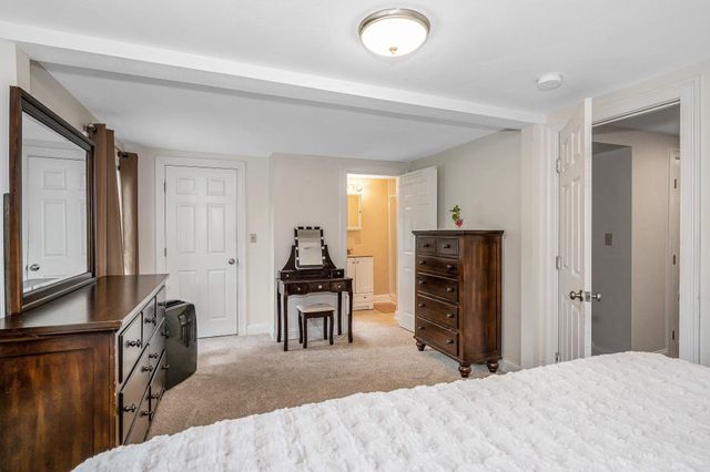 32 Honor Roll Road, Pelham, NH 03076