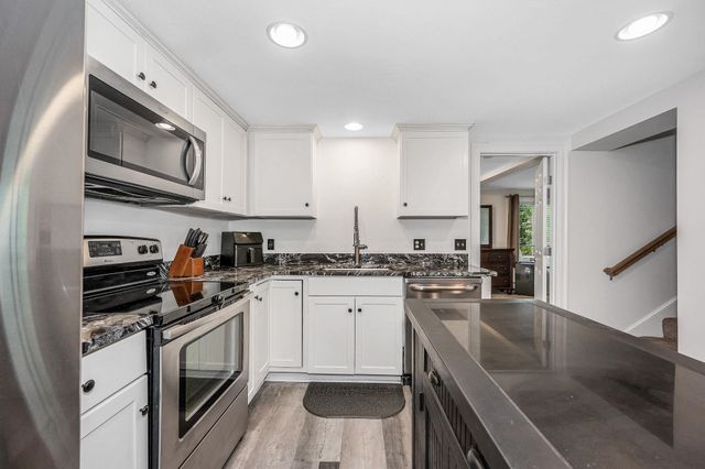 32 Honor Roll Road, Pelham, NH 03076