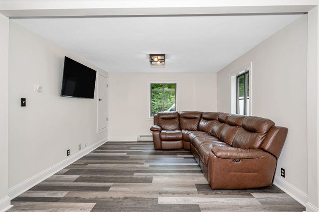 32 Honor Roll Road, Pelham, NH 03076