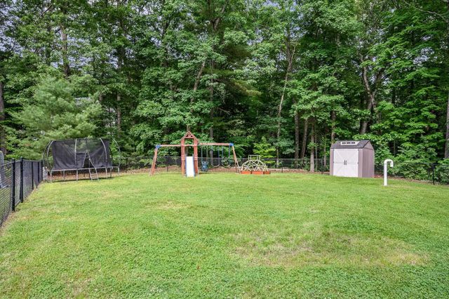 32 Honor Roll Road, Pelham, NH 03076