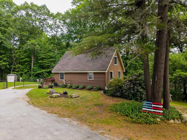 32 Honor Roll Road, Pelham, NH 03076