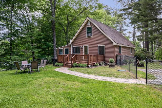 32 Honor Roll Road, Pelham, NH 03076