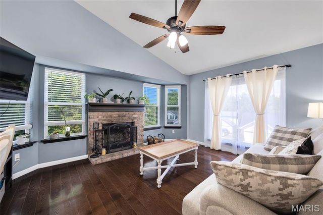 1511 Glenn Brooke Woods Circle, Ballwin, MO 63021