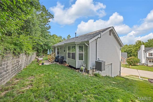 1511 Glenn Brooke Woods Circle, Ballwin, MO 63021