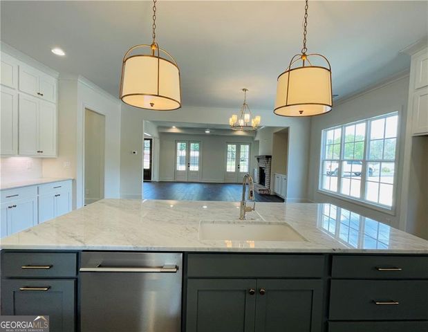 212 Suwanee Avenue, Suwanee, GA 30024