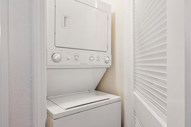 655 12th Street 120, Oakland, CA 94607