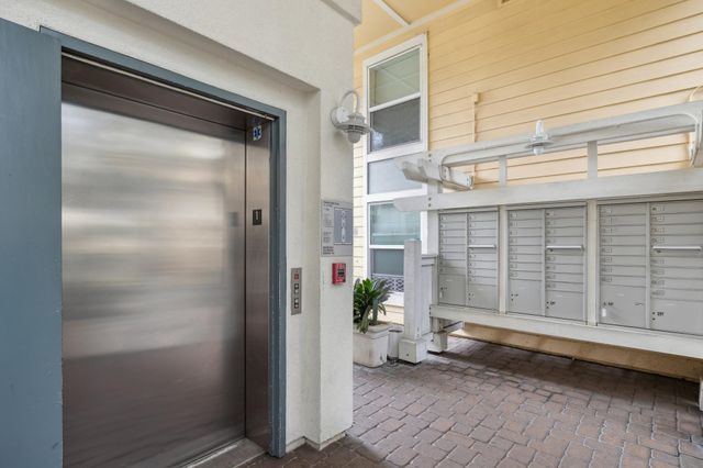 655 12th Street 120, Oakland, CA 94607