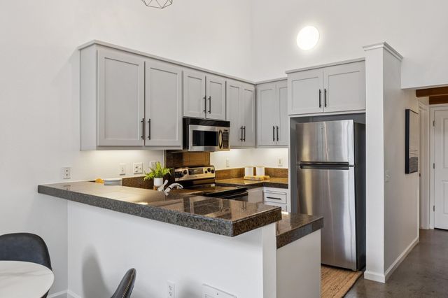 655 12th Street 120, Oakland, CA 94607