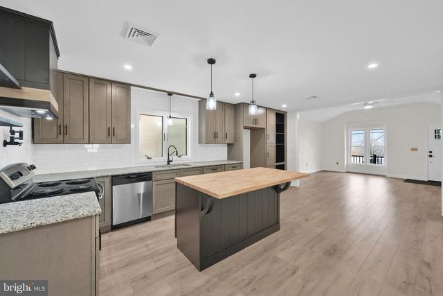 1308 MOUNT HOPE AVE, Pottsville, PA 17901