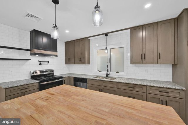 1308 MOUNT HOPE AVE, Pottsville, PA 17901