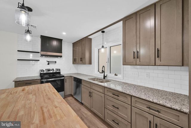 1308 MOUNT HOPE AVE, Pottsville, PA 17901