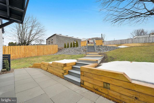 1308 MOUNT HOPE AVE, Pottsville, PA 17901