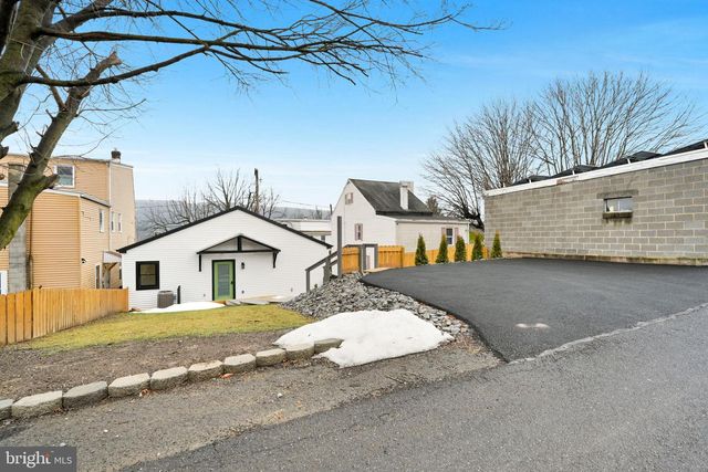 1308 MOUNT HOPE AVE, Pottsville, PA 17901