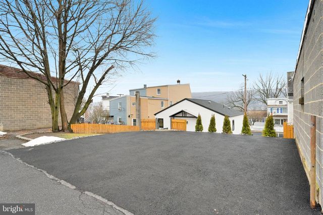 1308 MOUNT HOPE AVE, Pottsville, PA 17901