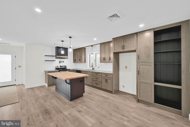 1308 MOUNT HOPE AVE, Pottsville, PA 17901