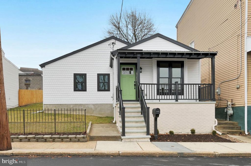 1308 MOUNT HOPE AVE, Pottsville, PA 17901