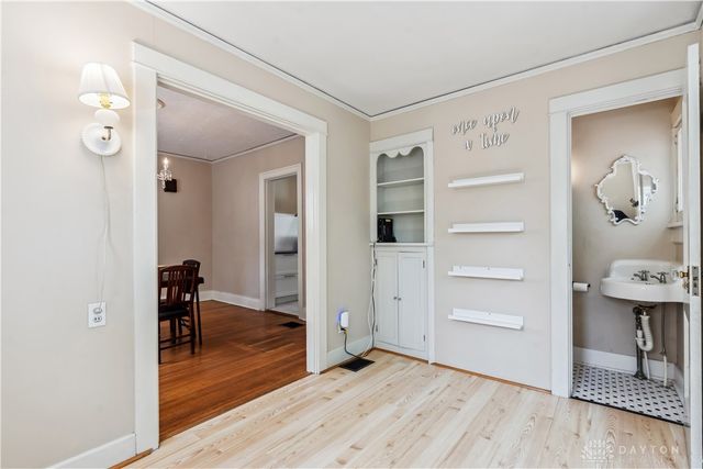 303 Hadley Avenue, Oakwood, OH 45419