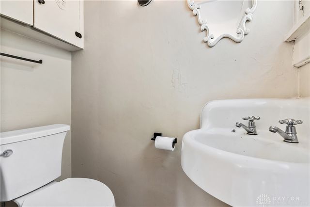 303 Hadley Avenue, Oakwood, OH 45419