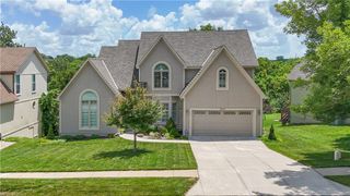 8605 Candlelight Lane, Lenexa, KS 66215