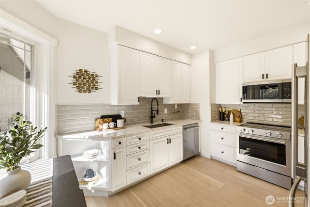 6420 224th Avenue NE, Redmond, WA 98053