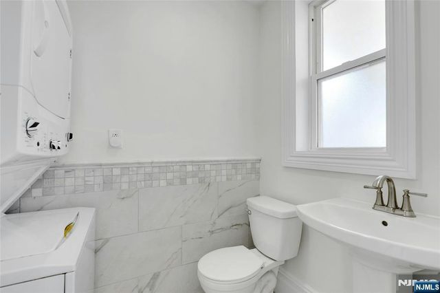 8128 Kennedy Boulevard, North Bergen, NJ 07047