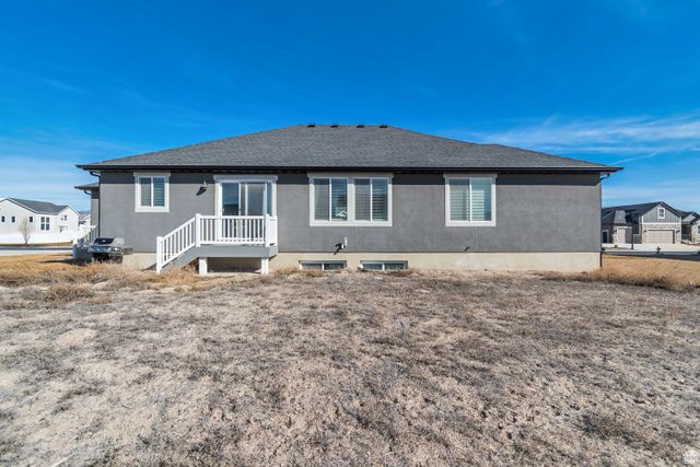 90 E CRANER PEAK DR, Eagle Mountain, UT 84005