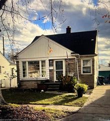 14633 College Avenue, Allen Park, MI 48101