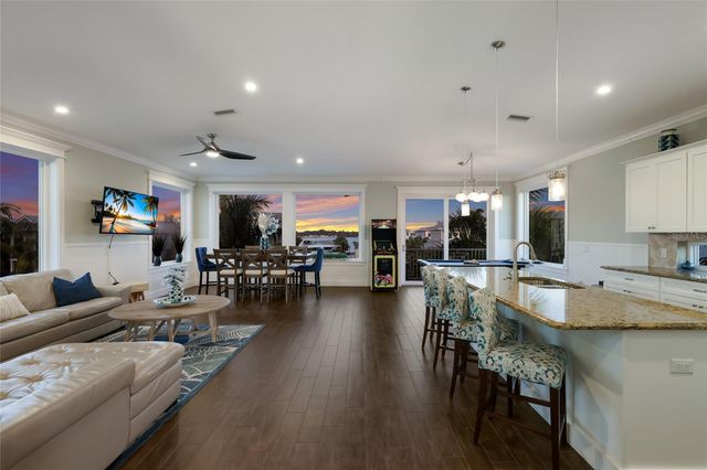 206 CHURCH AVENUE, Bradenton Beach, FL 34217