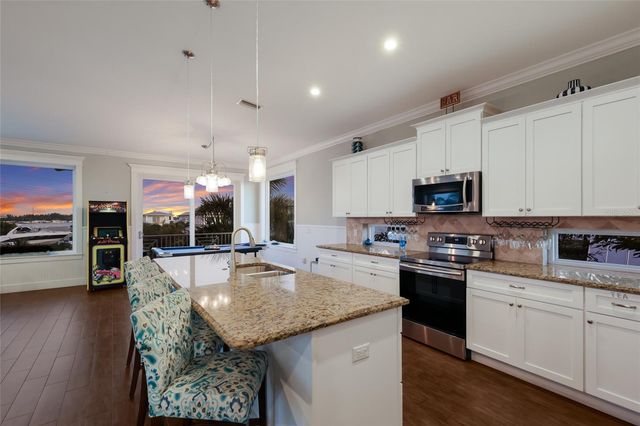 206 CHURCH AVENUE, Bradenton Beach, FL 34217