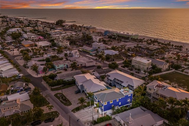 206 CHURCH AVENUE, Bradenton Beach, FL 34217