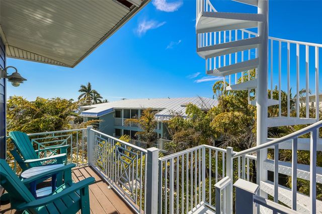 206 CHURCH AVENUE, Bradenton Beach, FL 34217