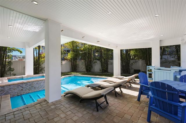 206 CHURCH AVENUE, Bradenton Beach, FL 34217