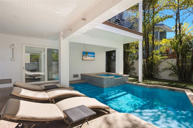 206 CHURCH AVENUE, Bradenton Beach, FL 34217