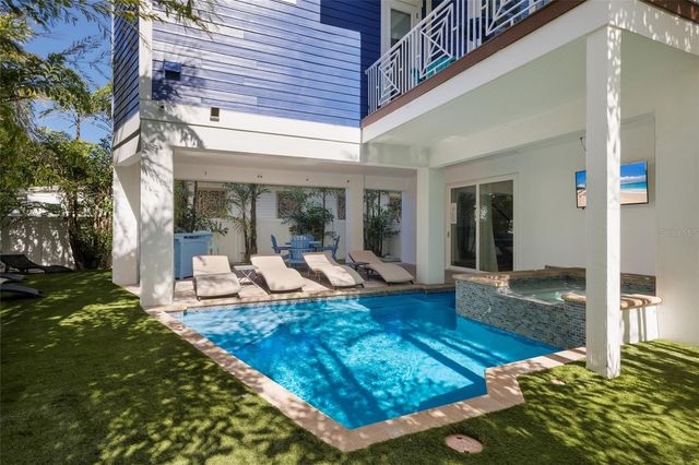 206 CHURCH AVENUE, Bradenton Beach, FL 34217