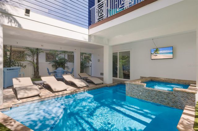 206 CHURCH AVENUE, Bradenton Beach, FL 34217